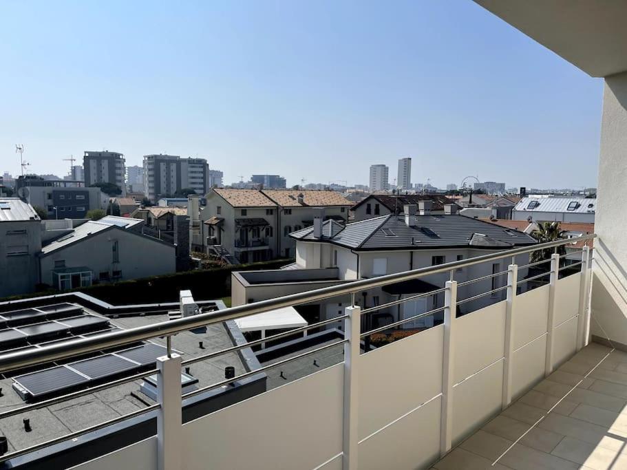 Apartamento Attico Sole Lido di Jesolo Exterior foto